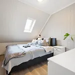 Top-floor W/great View *